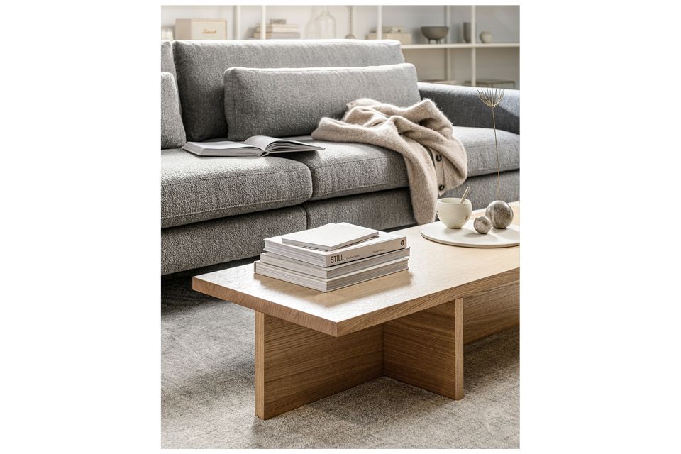 El sofá de 4 plazas en tejido Hang gris claro de VTwonen es cómodo y moderno
