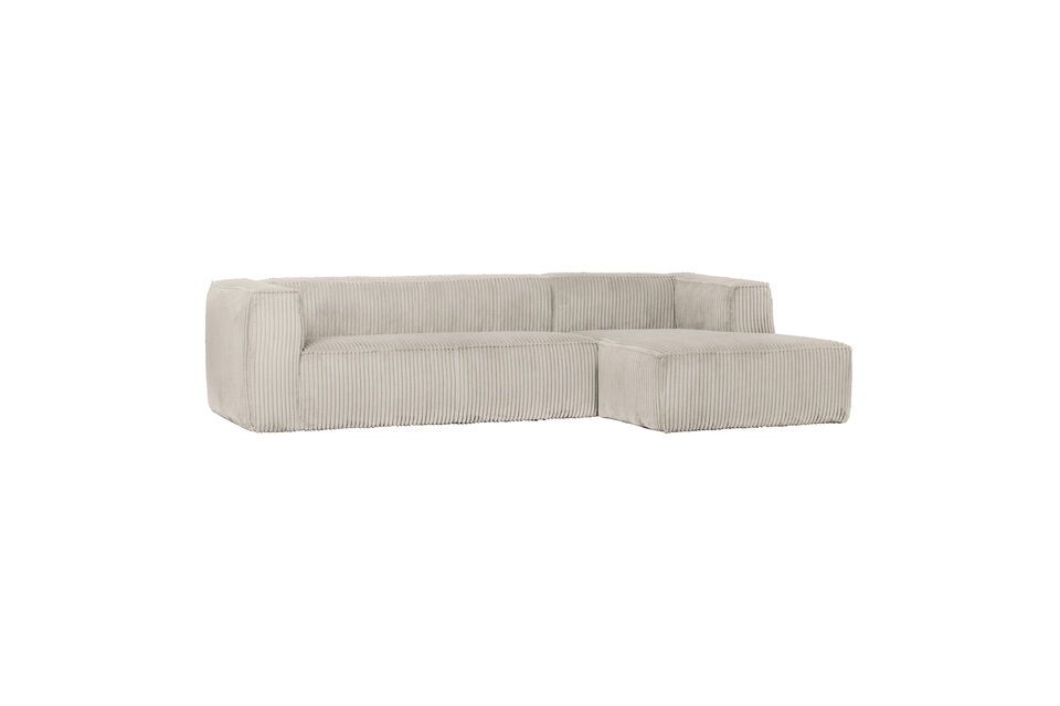 Este lujoso sofá de esquina derecha ofrece una comodidad excepcional para una relajación profunda