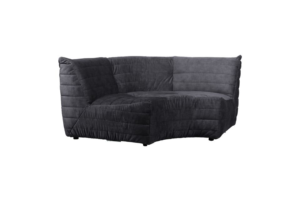 La tapicería de este sofá es de terciopelo suave y reconfortante, 100% poliéster