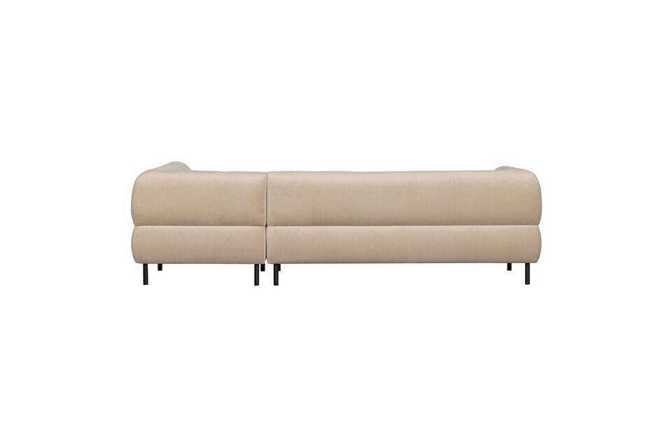Se caracteriza por su diseño clásico y limpio y hace de sus sofás una apuesta segura para
