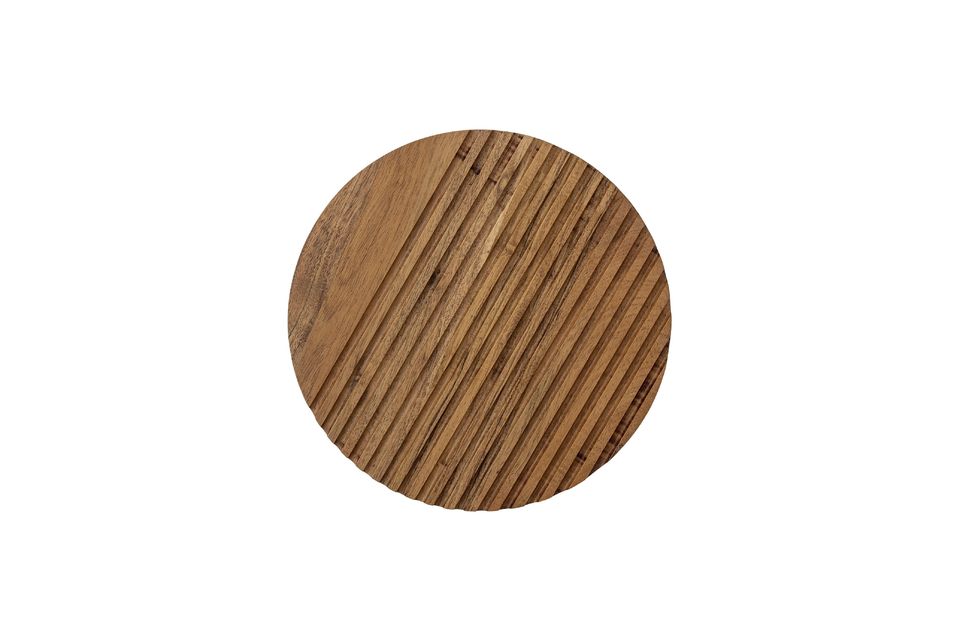 La tabla de cortar Dotta de Bloomingville es un hermoso diseño orgánico y redondo hecho de madera