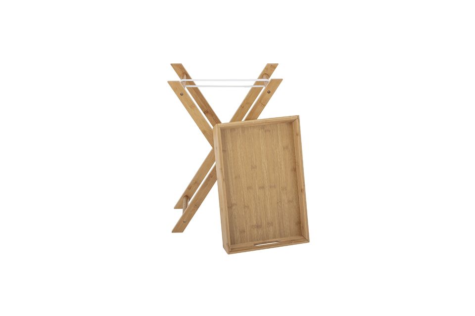 Esta mesa con pedestal de bambú tiene un diseño muy orgánico y natural