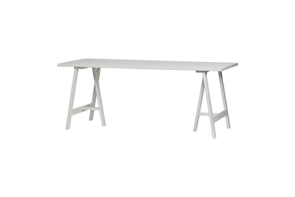El diseño sencillo pero elegante de la mesa la convierte en un complemento atemporal para