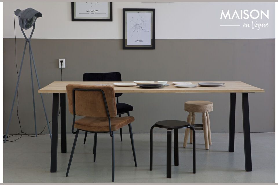 ¡Cree su mesa ideal! Con su elegante diseño en acero negro mate