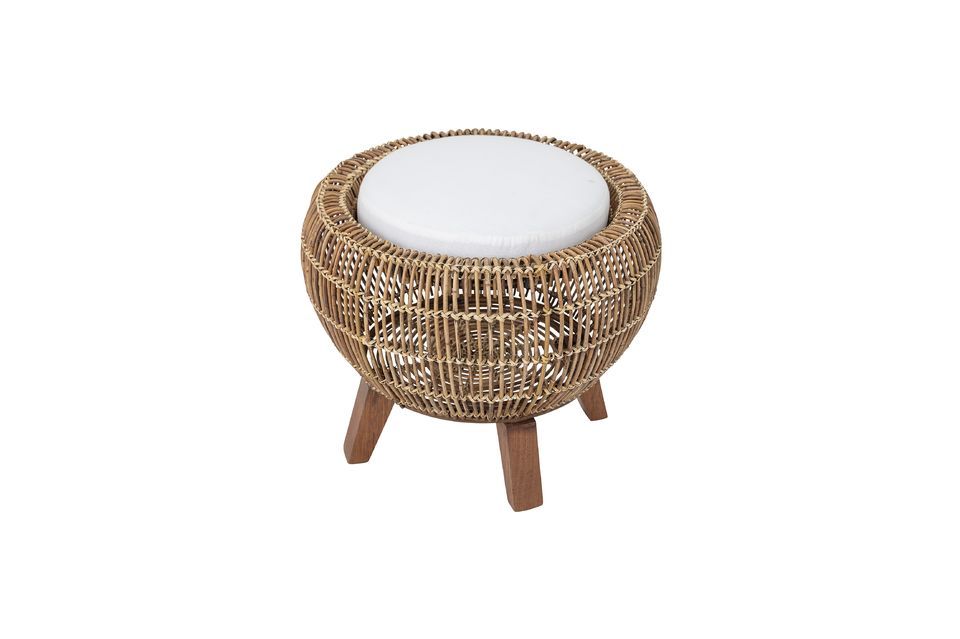 El taburete Sue Rattan de Bloomingville nunca deja de sorprender por su aspecto chic