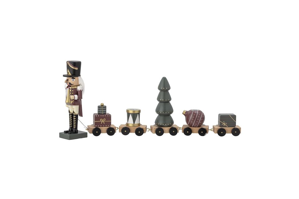 El tren cascanueces decorativo Vadim de Bloomingville alegrará tu mesa de Navidad cuando enciendas