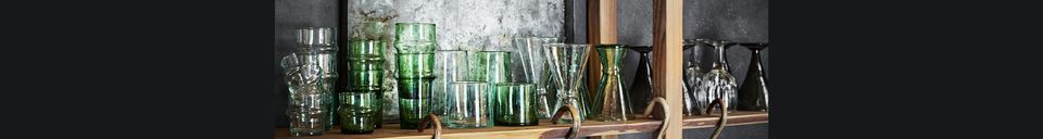 Descriptivo Materiales  Vaso de agua de cristal verde Balda