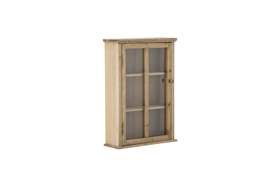 El armario Halden de Bloomingville es un mueble clásico fabricado en abeto marrón y cerrado con